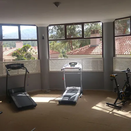 Pine Valley מלון 4*