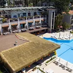 Ξενοδοχείο Pine Valley 4*
