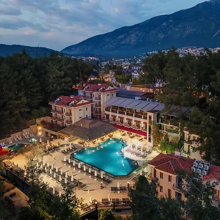 Hotel Pine Valley 4*