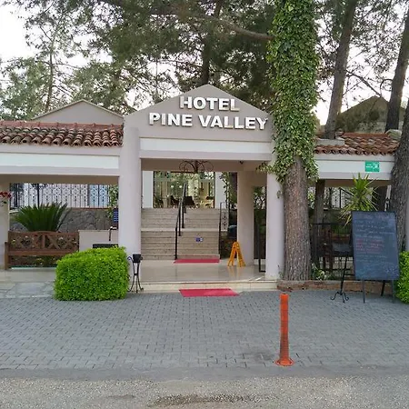 Ξενοδοχείο Pine Valley 4*