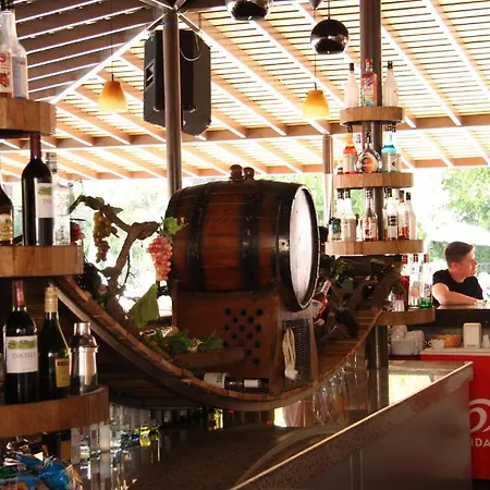 Hotell Pine Valley 4*