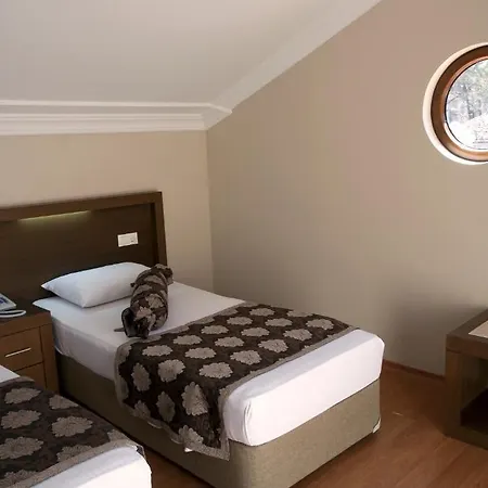 欧鲁万盛酒店 4*