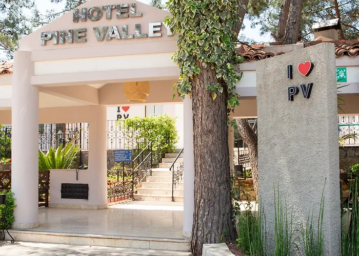 Hotel Pine Valley