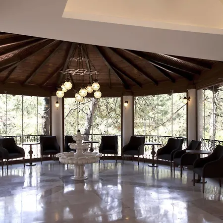 Hotell Pine Valley 4*