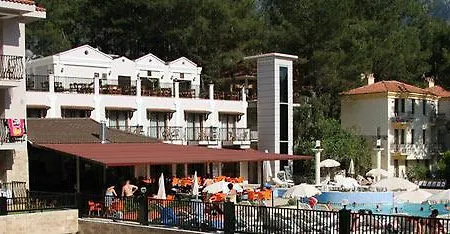 Pine Valley 4*