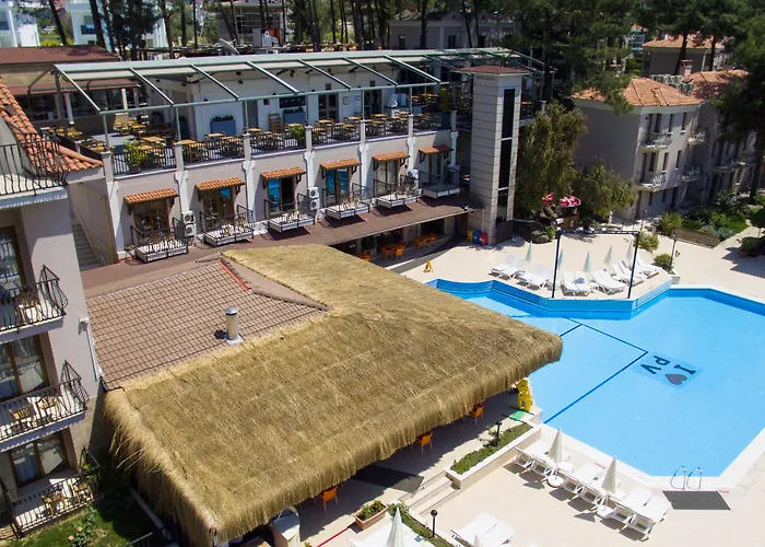 מלון Pine Valley 4*