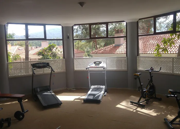 Pine Valley מלון 4*